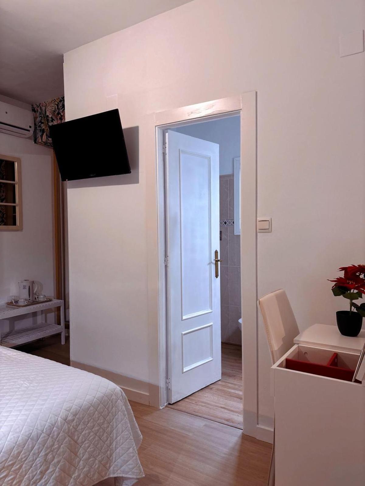 Hostal Guadalupe Torremolinos Esterno foto