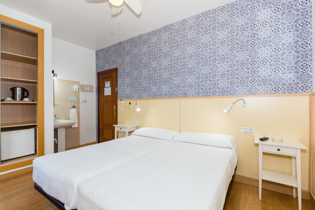 Hostal Guadalupe Torremolinos Esterno foto